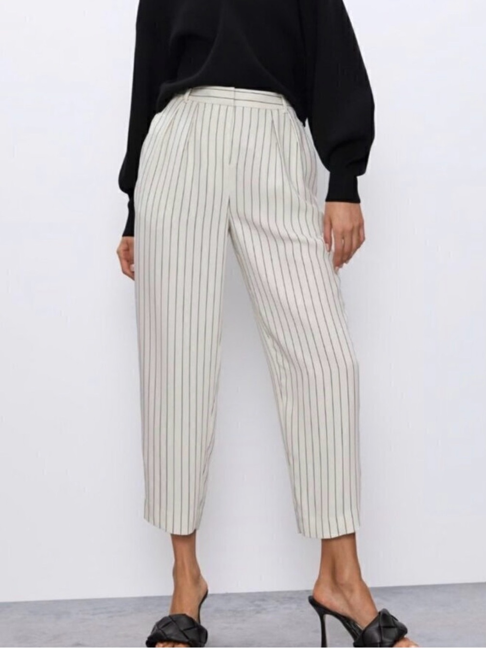 Aritzia Babaton Modesto Pant NWT Size 4 | Bone Black Pinstripe